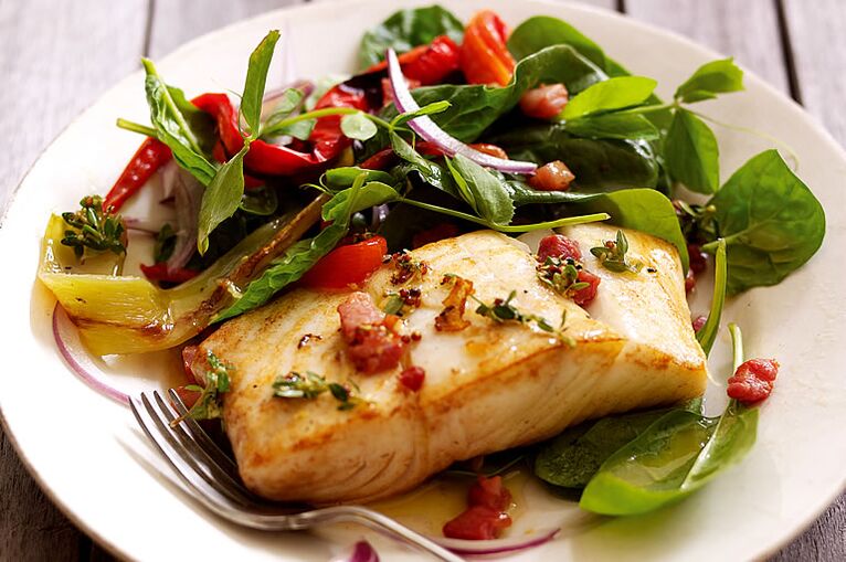 ماهی با سبزیجات و گیاهان برای کاهش وزن