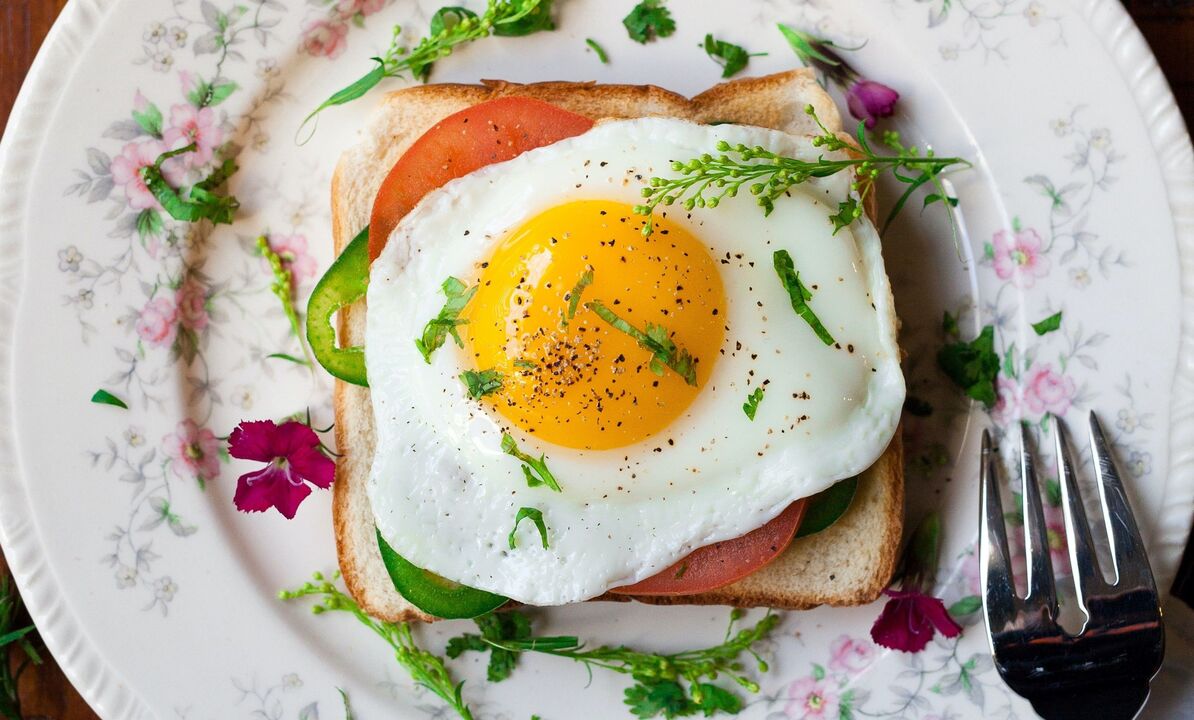 ساندویچ با تخم مرغ در رژیم غذایی پروتئینی